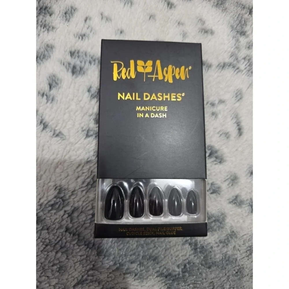 Red Aspen Nail Dashes: Avery's Black Tie Affair *New*